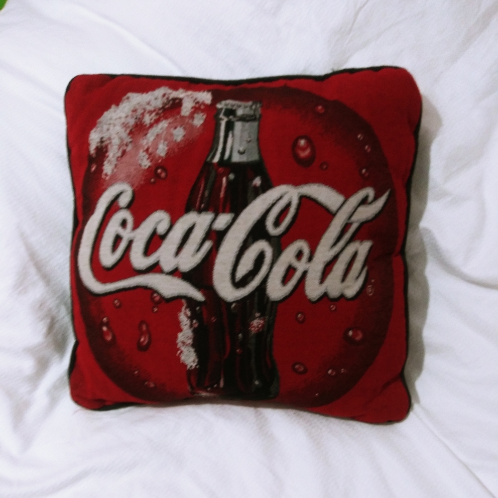 2 Pillows coca cola